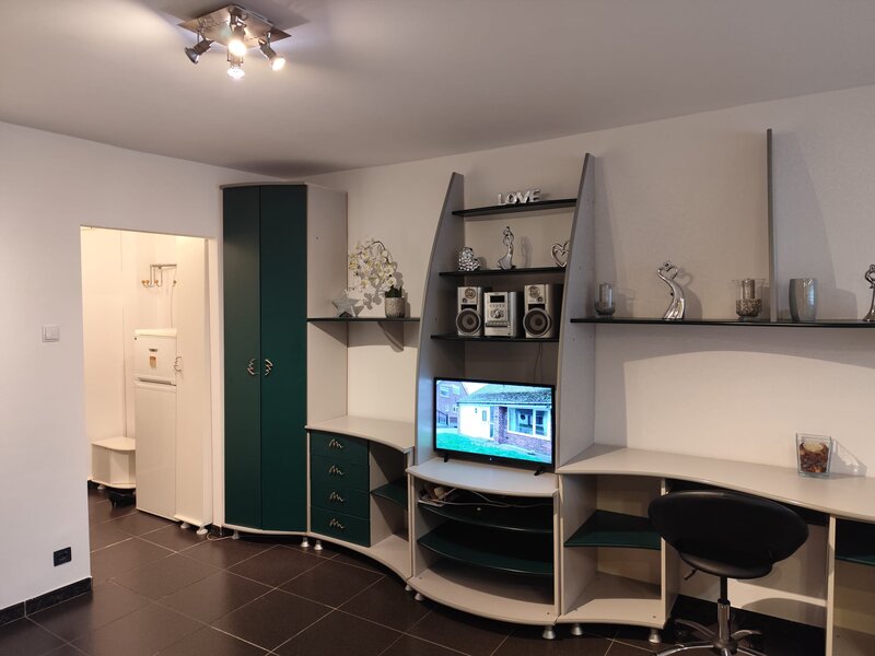 Turda, 1 Mai, inchiriez garsoniera cocheta, curata direct proprietar