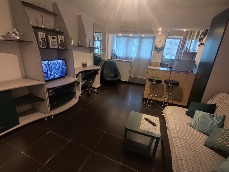 Turda, 1 Mai, inchiriez garsoniera cocheta, curata direct proprietar